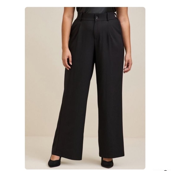 TORRID NWT Wide Leg Stretch Crepe High-Rise Pant Regular length - Picture 2 of 5